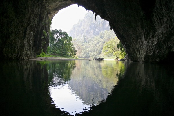 Puong Cave bac kan