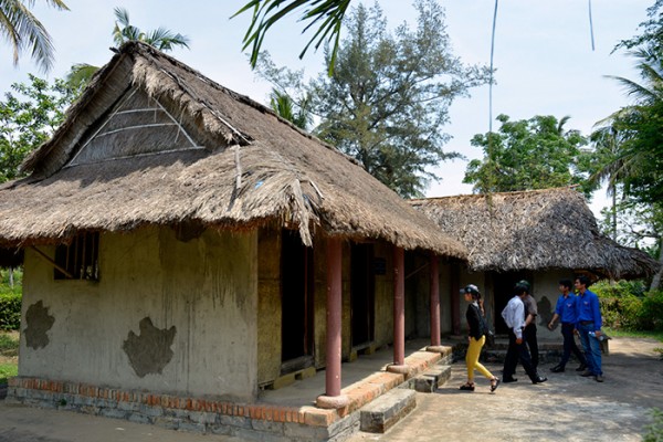 how travel to the historical sites of vietnam