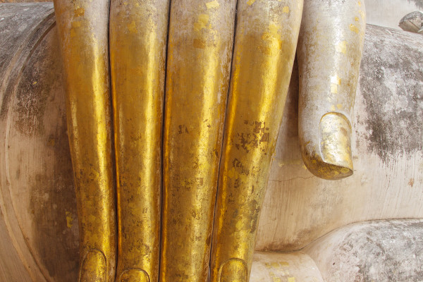 Wat Si Chum Buddha Fingers