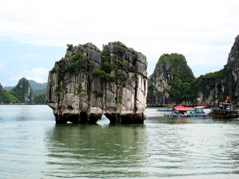 Dinh Huong Islet, Halong Bay, Vietnam Cruise