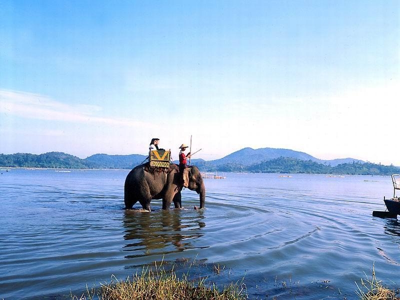 Lak Lake