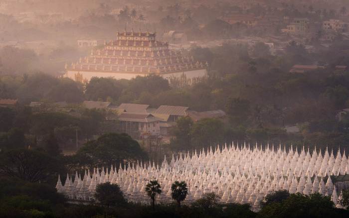 Kuthodaw & Atum ash kyaung Mandalay, Myanma
