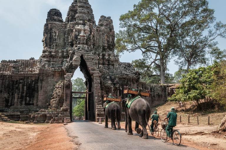 how go to Angkor Thom in Siem Reap